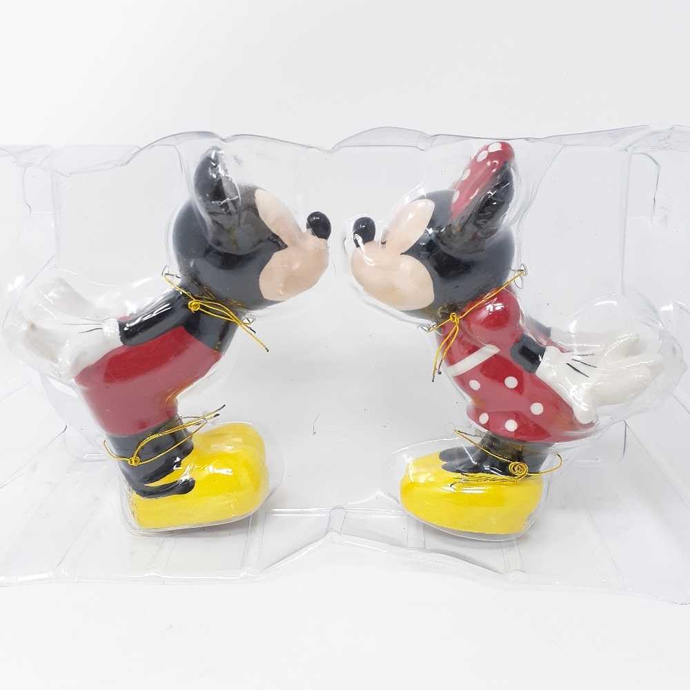 Disney MICKEY Kissing Minnie Mouse Salt & Pepper Shakers Set - Picture 8 of 8